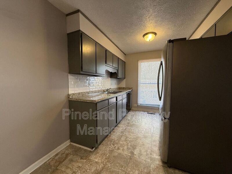 6577 Green Meadow Ct - Photo 7 of 27