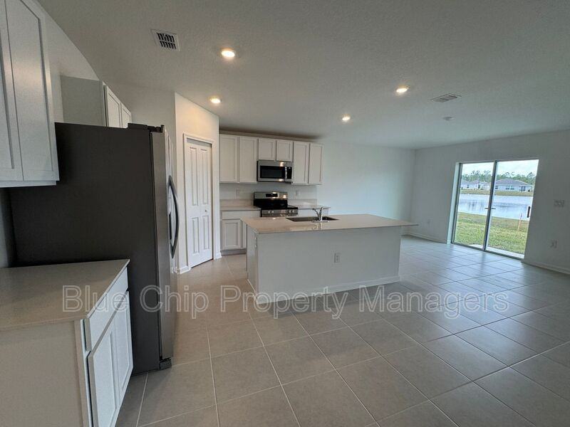 2279 Green Valley St - Photo 4 of 19