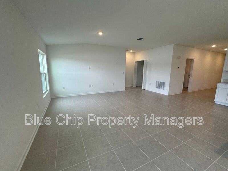 2279 Green Valley St - Photo 6 of 19