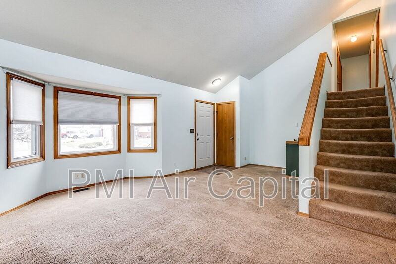 4043 S Boyd St - Photo 3 of 12