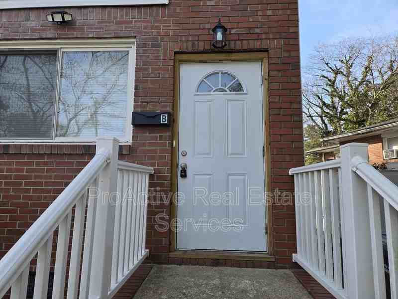 3875 Wake Cir - Photo 5 of 21
