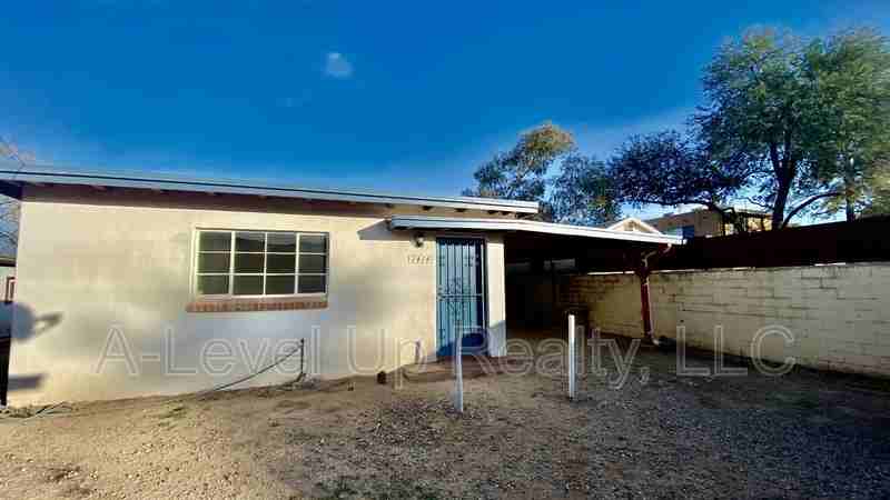 1414 N Jones Blvd - Photo 2 of 13