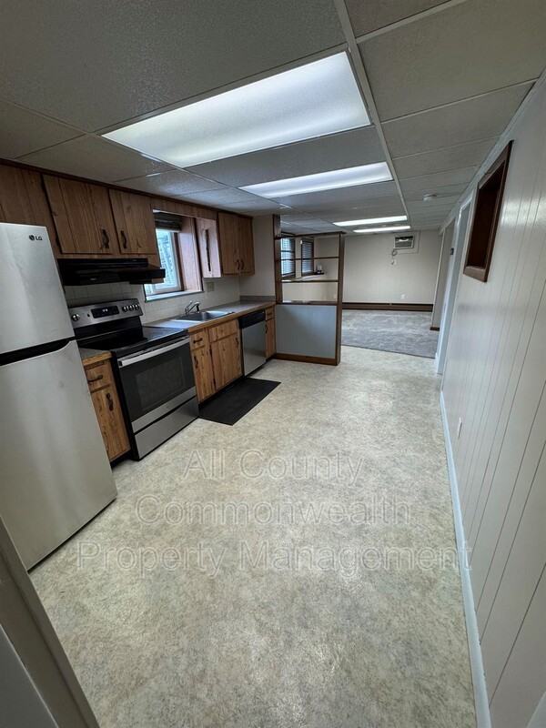 55 Jefferson St #E - Photo 4 of 8