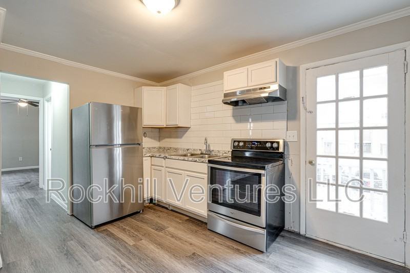 207 Napier St #2 - Photo 2 of 12