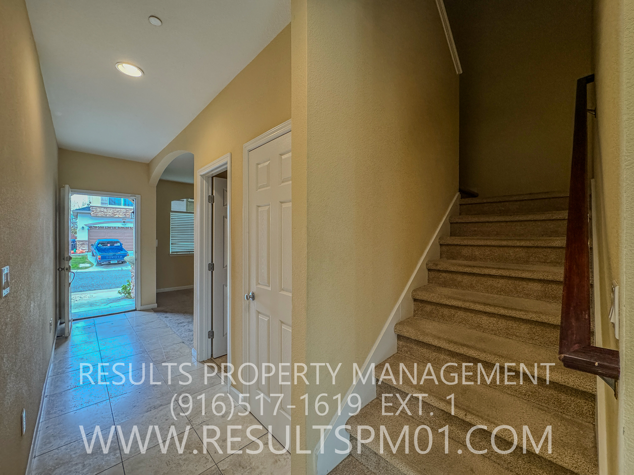 9121 Echo Point Pl - Photo 4 of 20