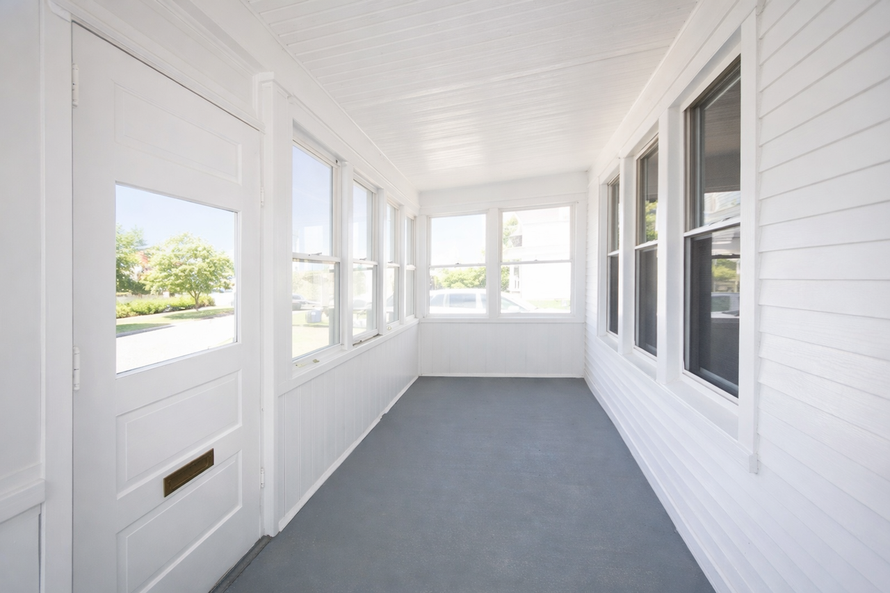 322 Pierce St N - Photo 2 of 21