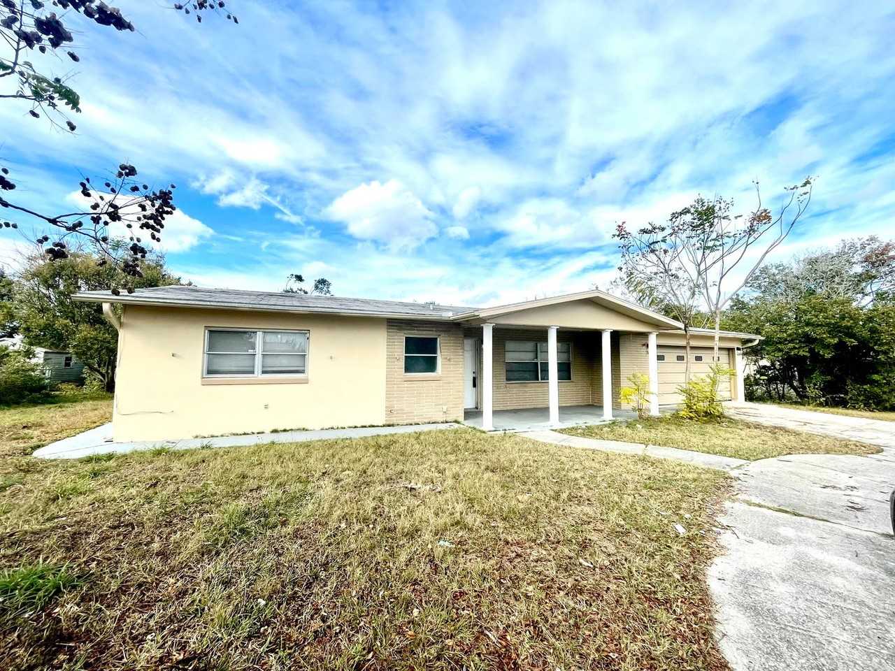 102 S Jefferson St - Photo 2 of 17