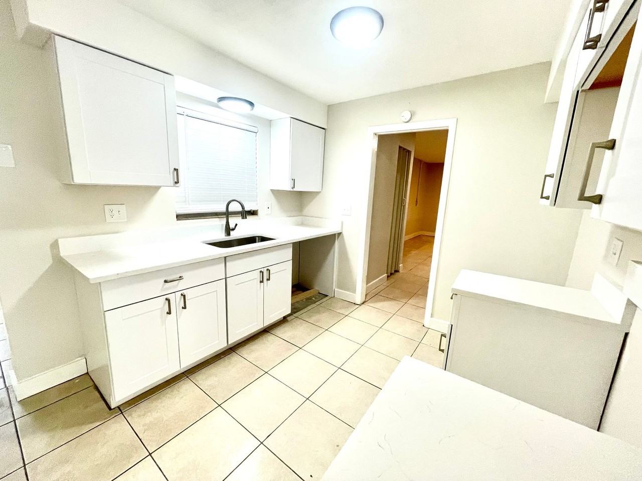 102 S Jefferson St - Photo 6 of 17