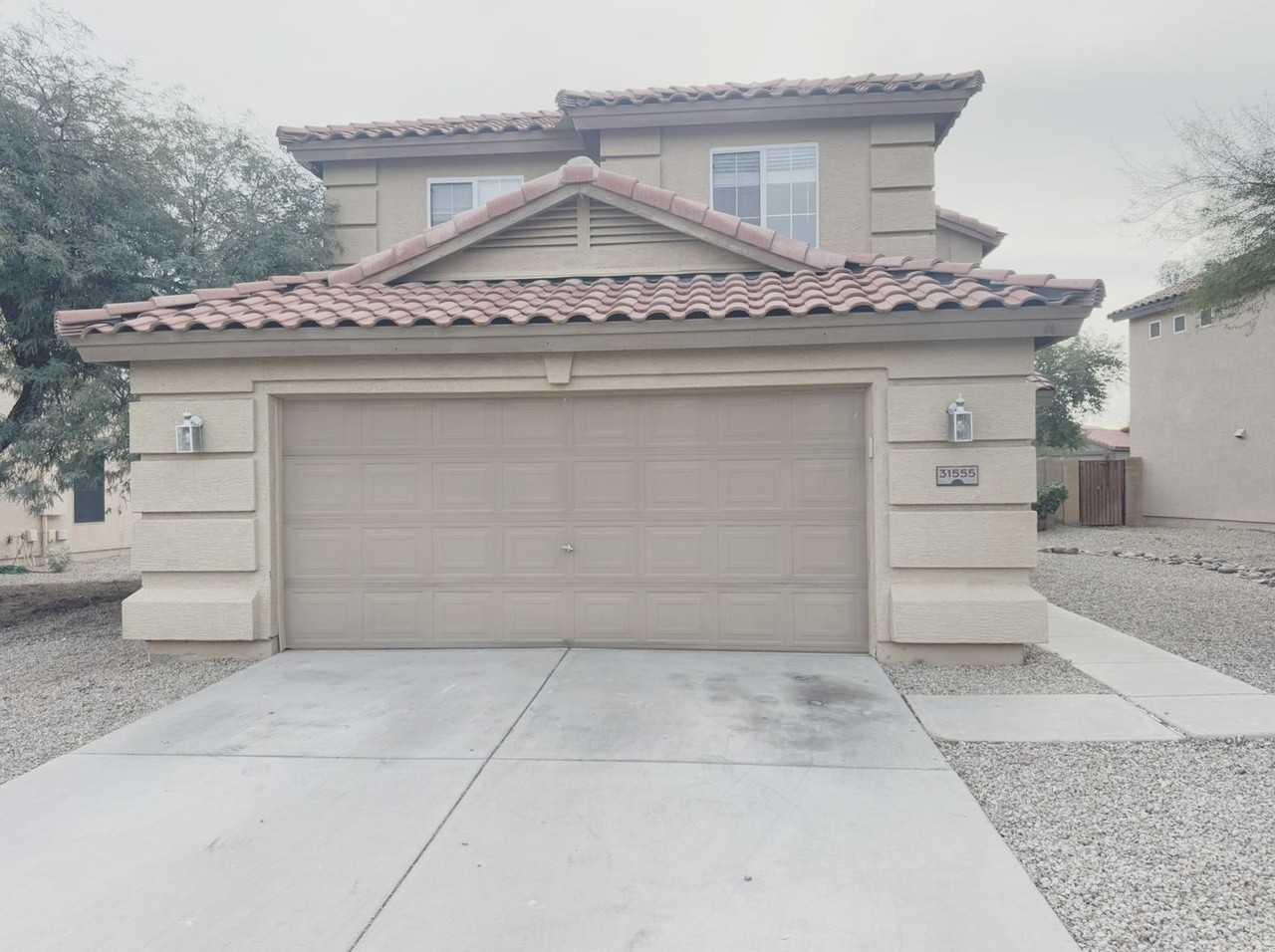 31555 N Cactus Dr - Photo 3 of 43