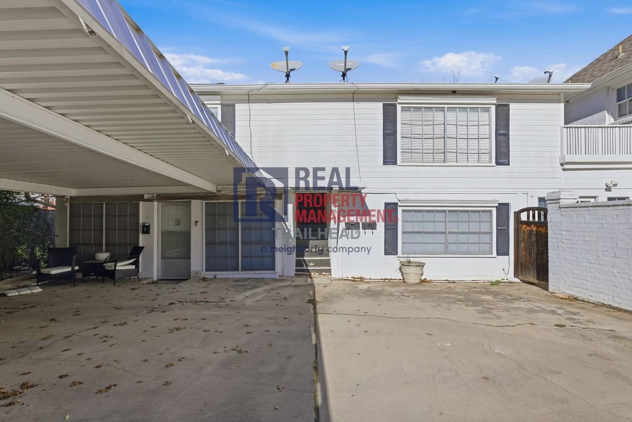 3562 W 4th St #W - Photo 2 of 24