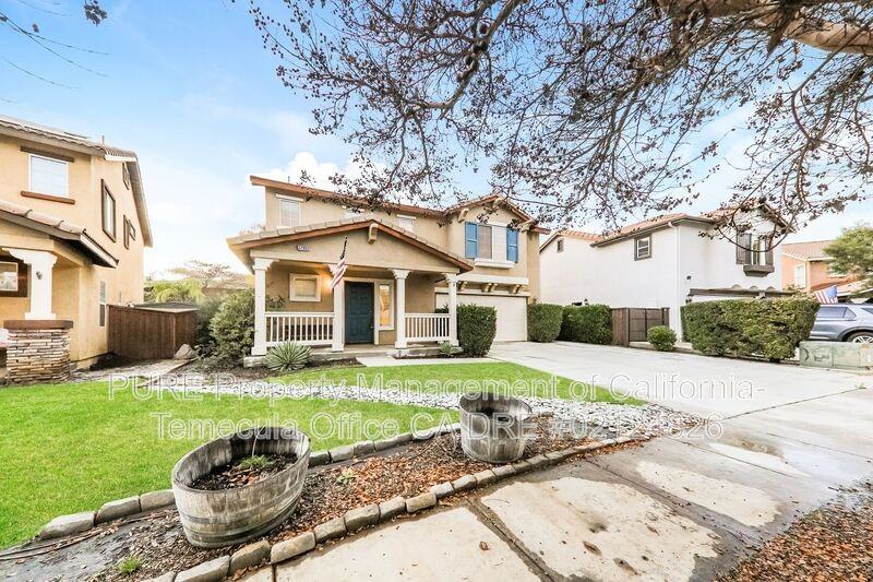 37993 Greenleaf Pl - Photo 2 of 18