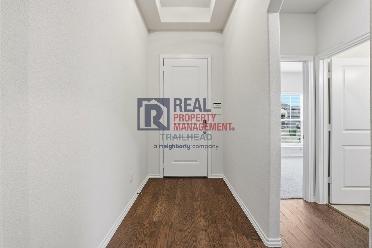 1144 Avery Rd - Photo 5 of 29