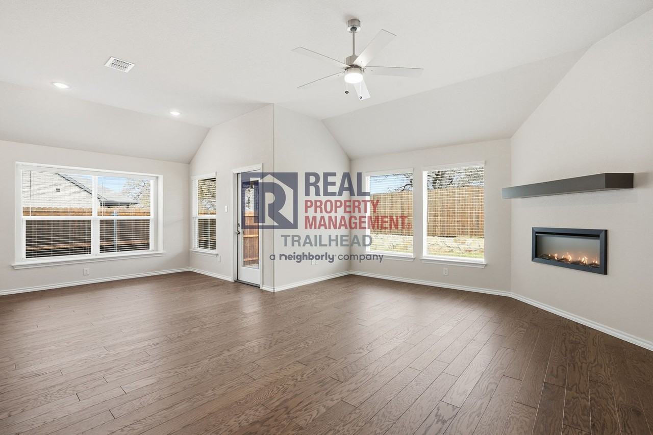 1144 Avery Rd - Photo 6 of 29