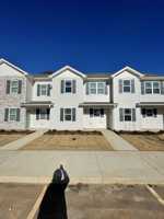 featured image of 1004 Peony Ln