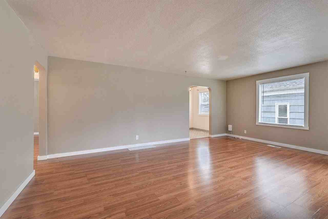 2323 18th Ave - Photo 5 of 28