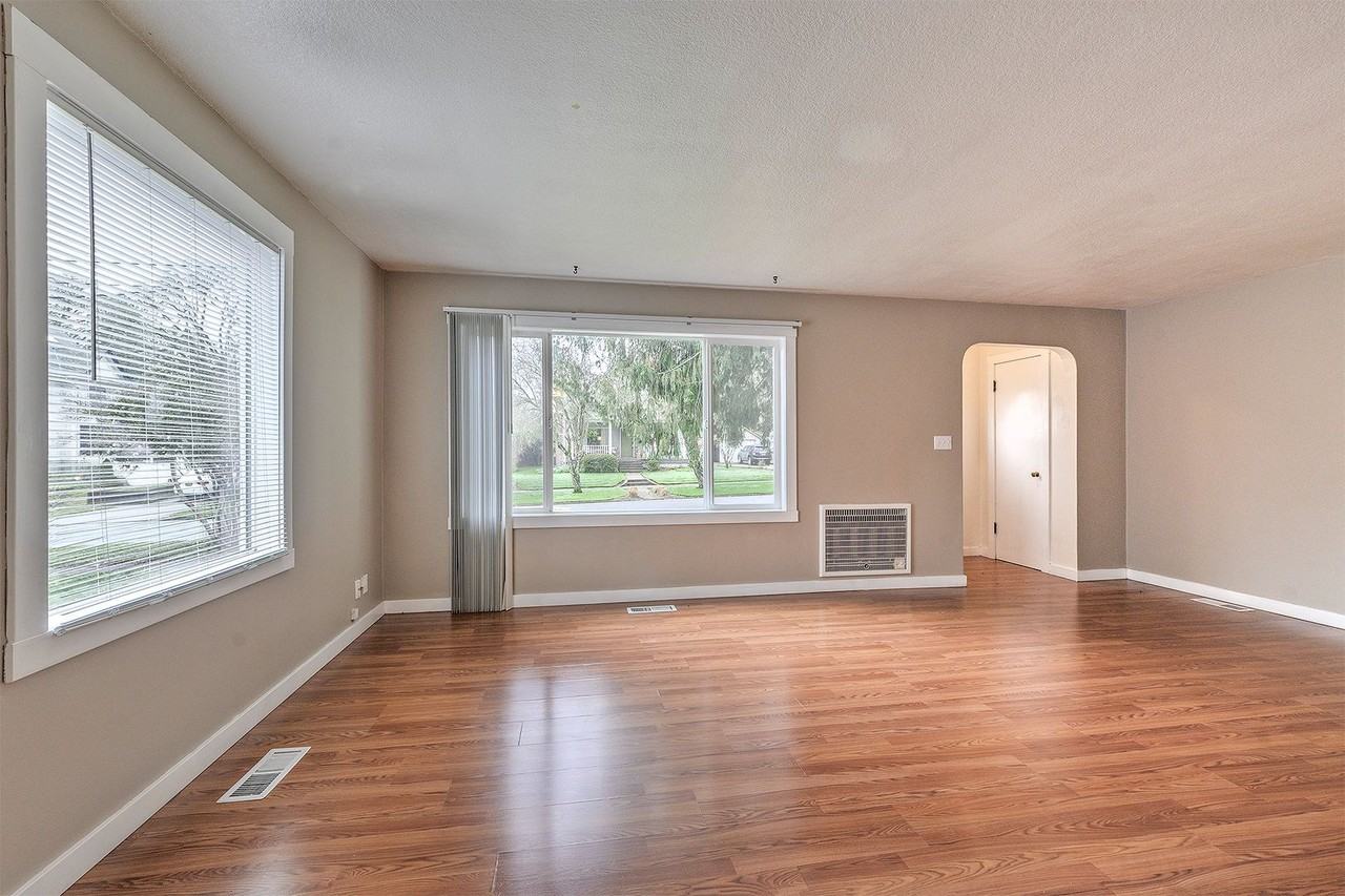 2323 18th Ave - Photo 6 of 28