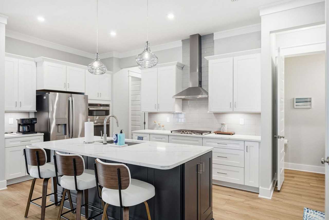 323 Suwannee Dr - Photo 7 of 42