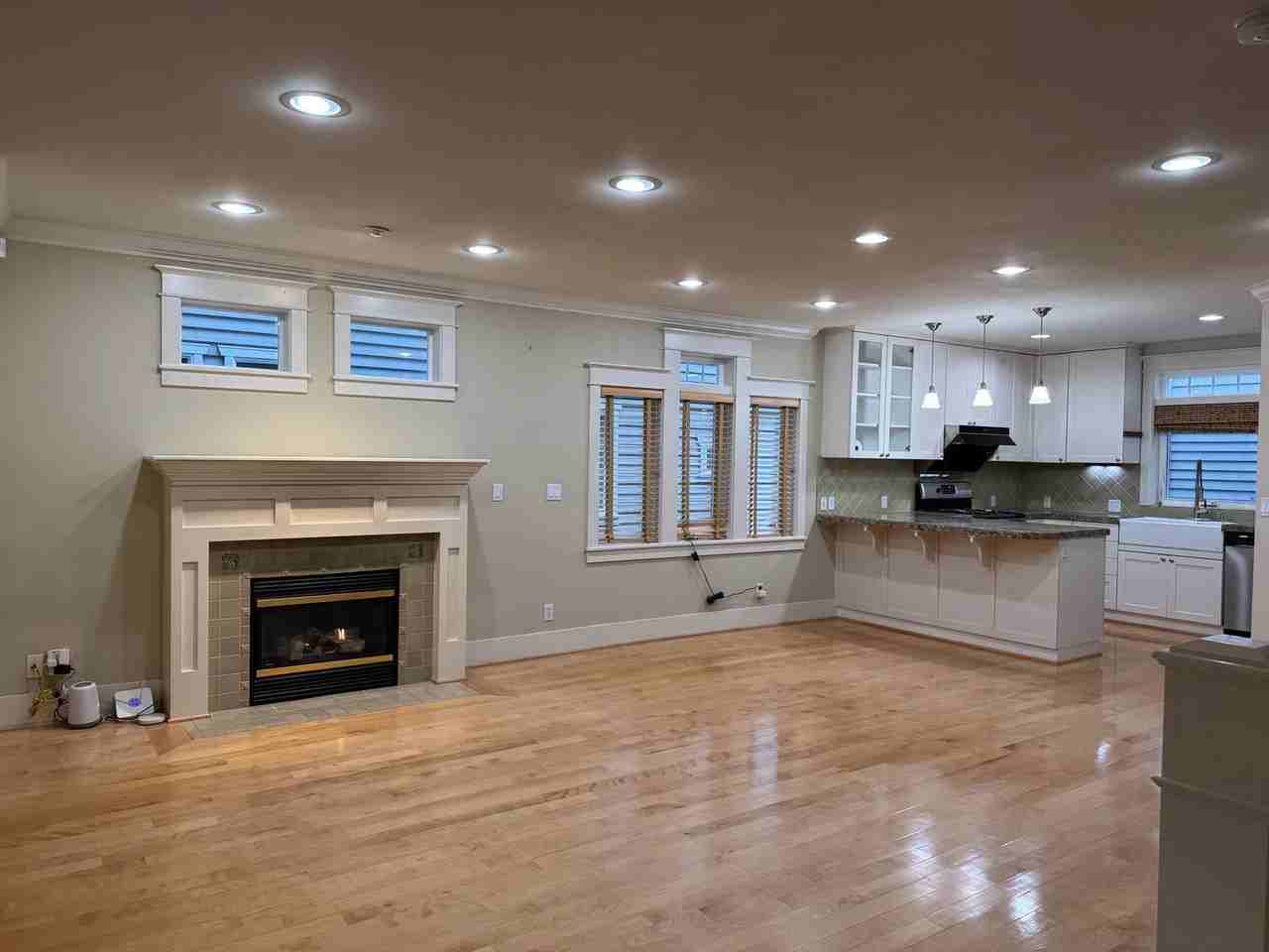 1131 10th Ave E - Photo 6 of 23