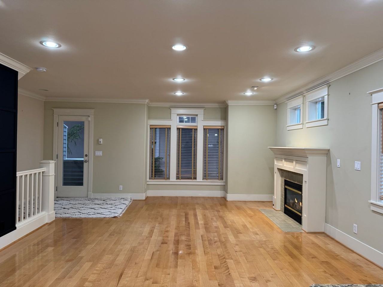 1131 10th Ave E - Photo 7 of 23