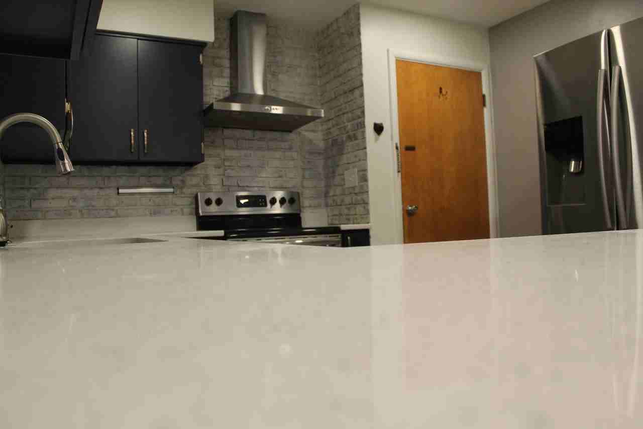 1478 S Avon Ave - Photo 3 of 17