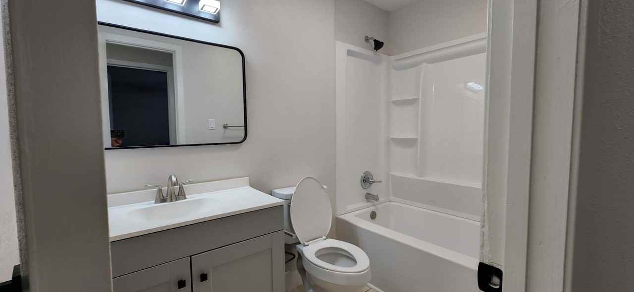 209 Warren Dr - Photo 7 of 32