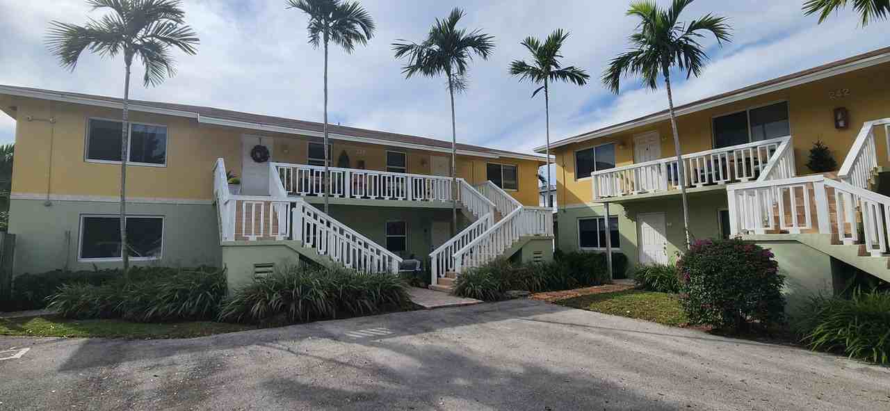 248 Northeast 12th Street - Photo 2 of 8