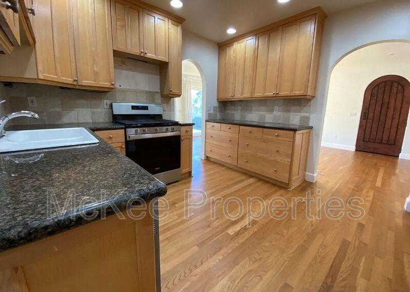 517 5th St - Photo 7 of 16