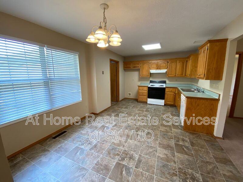 4129 W Madison St - Photo 2 of 16