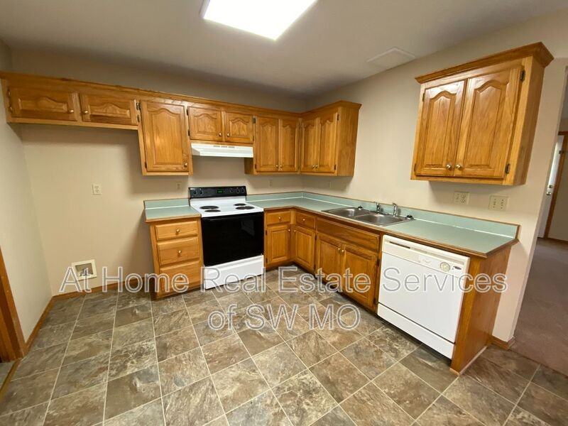 4129 W Madison St - Photo 3 of 16