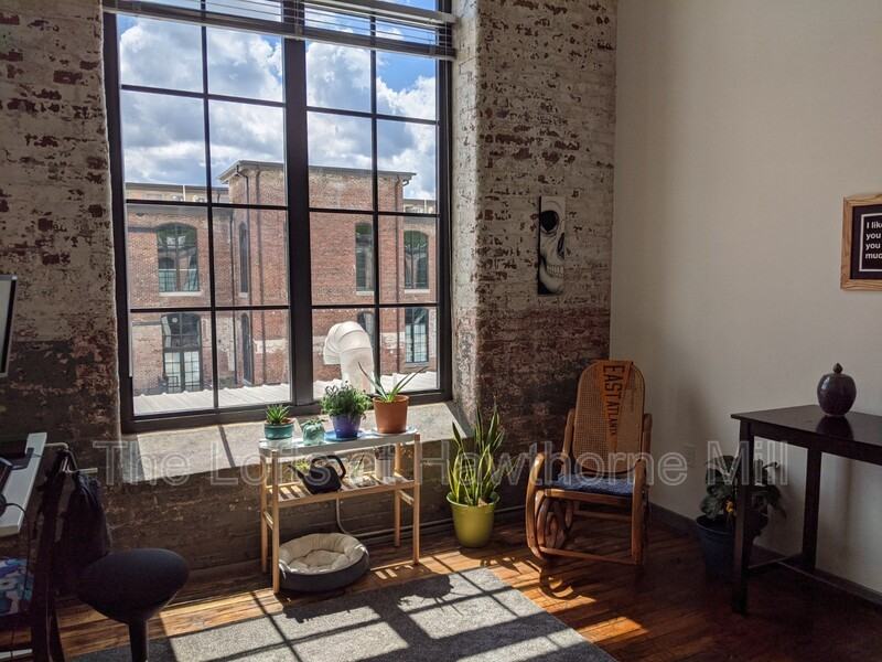 1101 Hawthorne Ln #284 - Photo 4 of 6