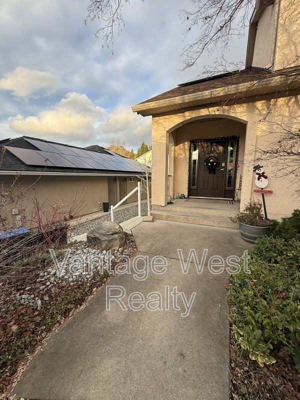 1039B Chilcotin Cres - Photo 7 of 19