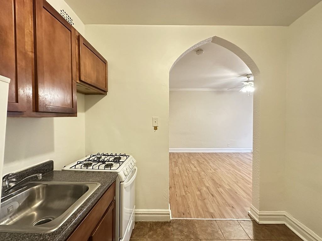 4829 N Damen Ave #403 - Photo 5 of 21