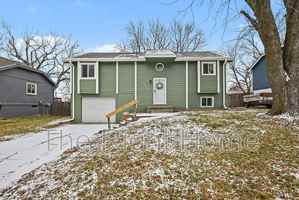 featured image of 8617 S 143rd Ave