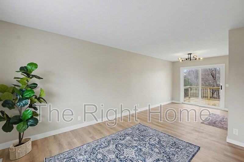 13968 Meadow Ridge Rd - Photo 4 of 24