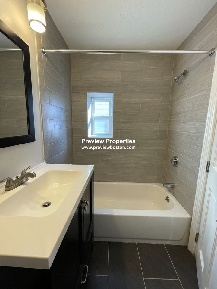 Sumner St #3P - Photo 5 of 16