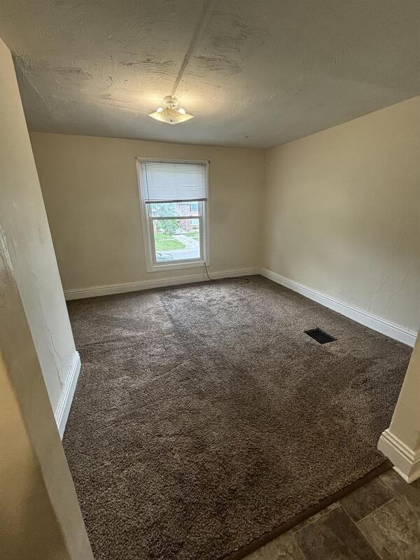 1625 Washington St - Photo 2 of 9