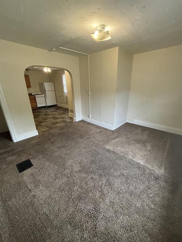 1625 Washington St - Photo 3 of 9