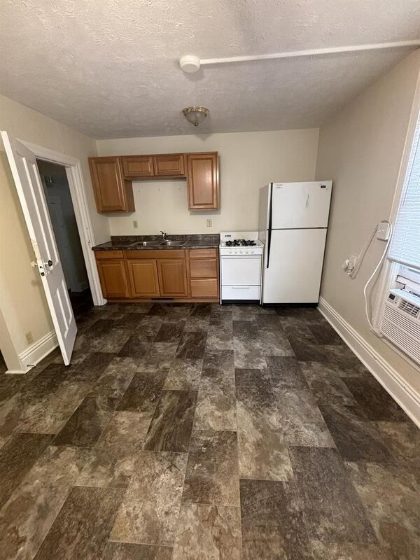 1625 Washington St - Photo 4 of 9