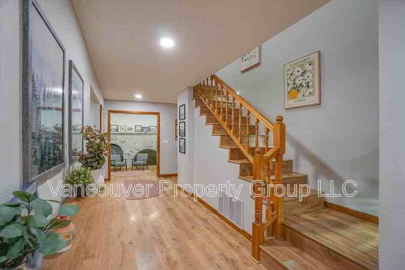 745 S 21st Pl - Photo 5 of 50