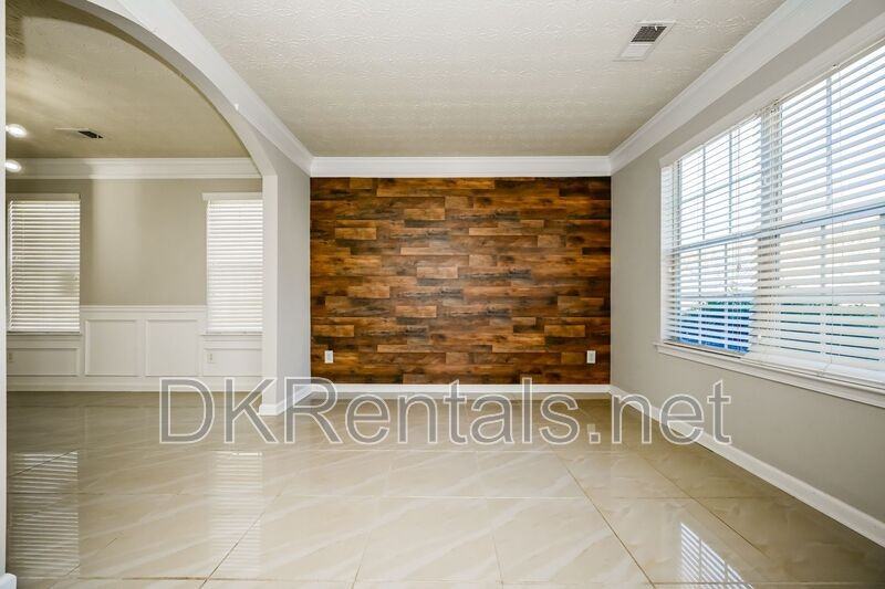 7512 Congregation St - Photo 4 of 20