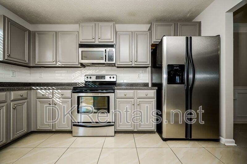 7512 Congregation St - Photo 7 of 20