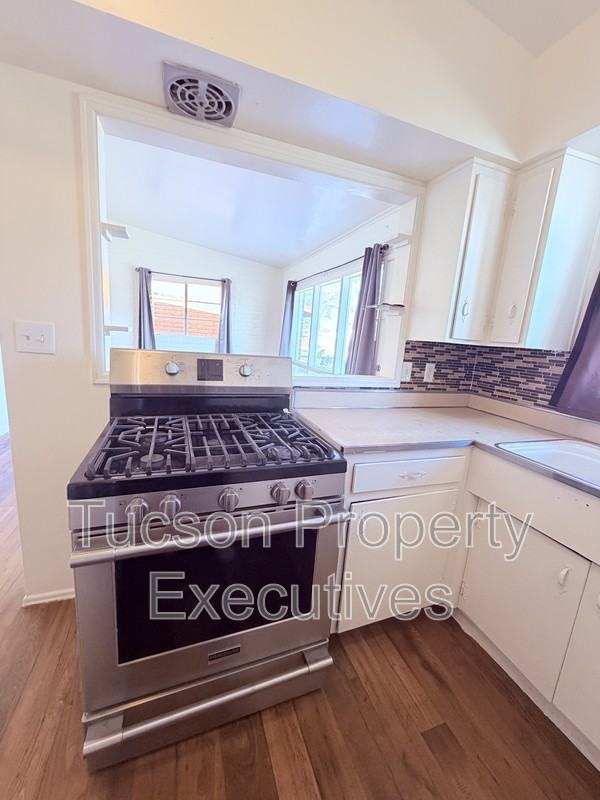 1603 N Highland Ave - Photo 3 of 12