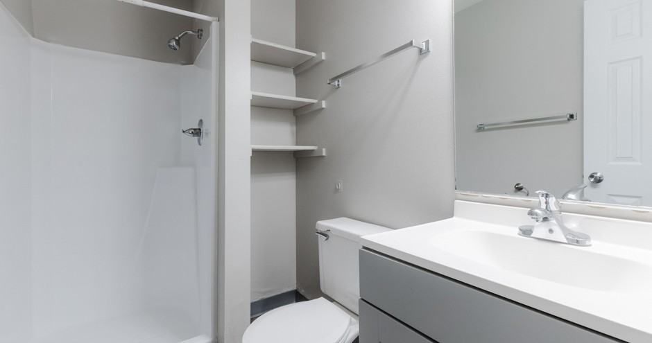 Hamlet Apartments - Photo 5 of 32