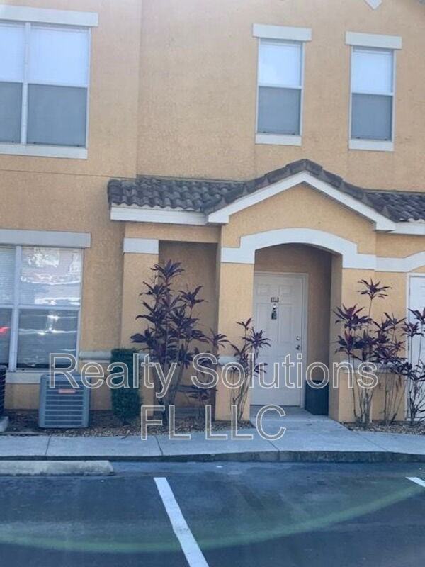 19914 Villa Creek Dr #104