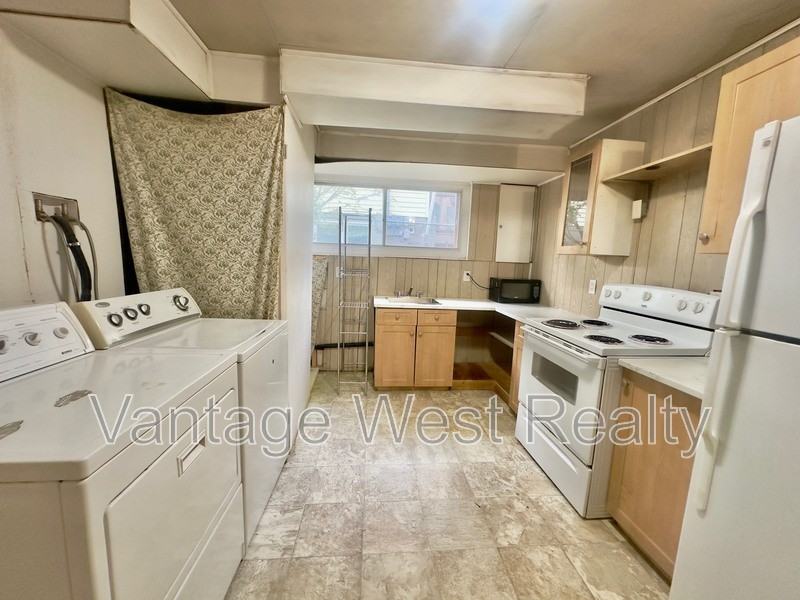 1434 - Photo 2 of 10