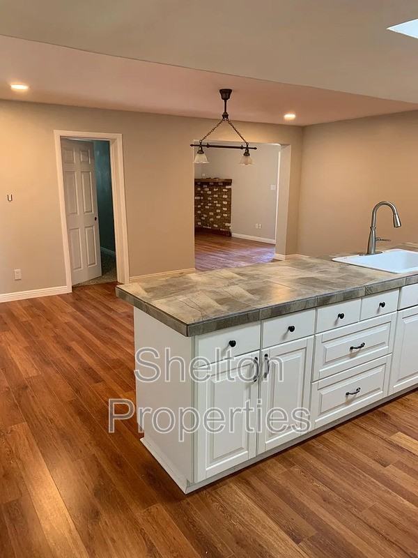 523 E Malibu Dr - Photo 5 of 14