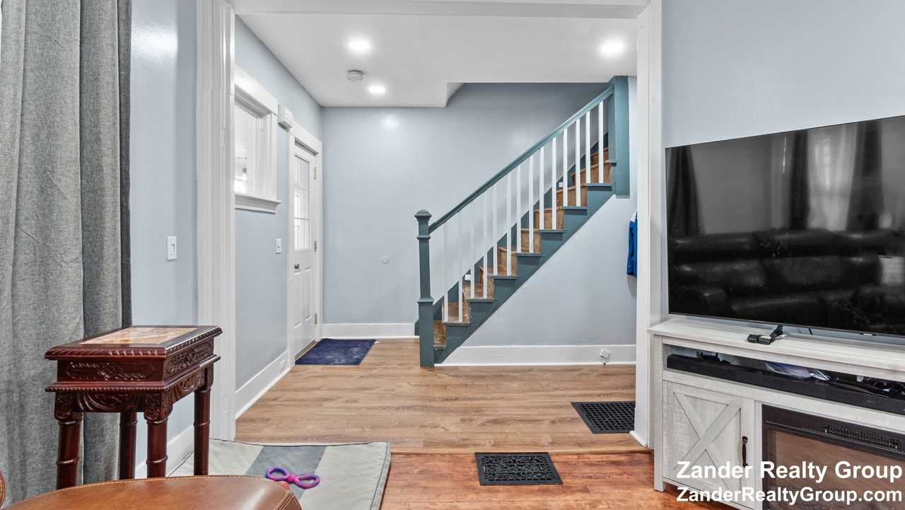 68 Crescent St #6 - Photo 4 of 8