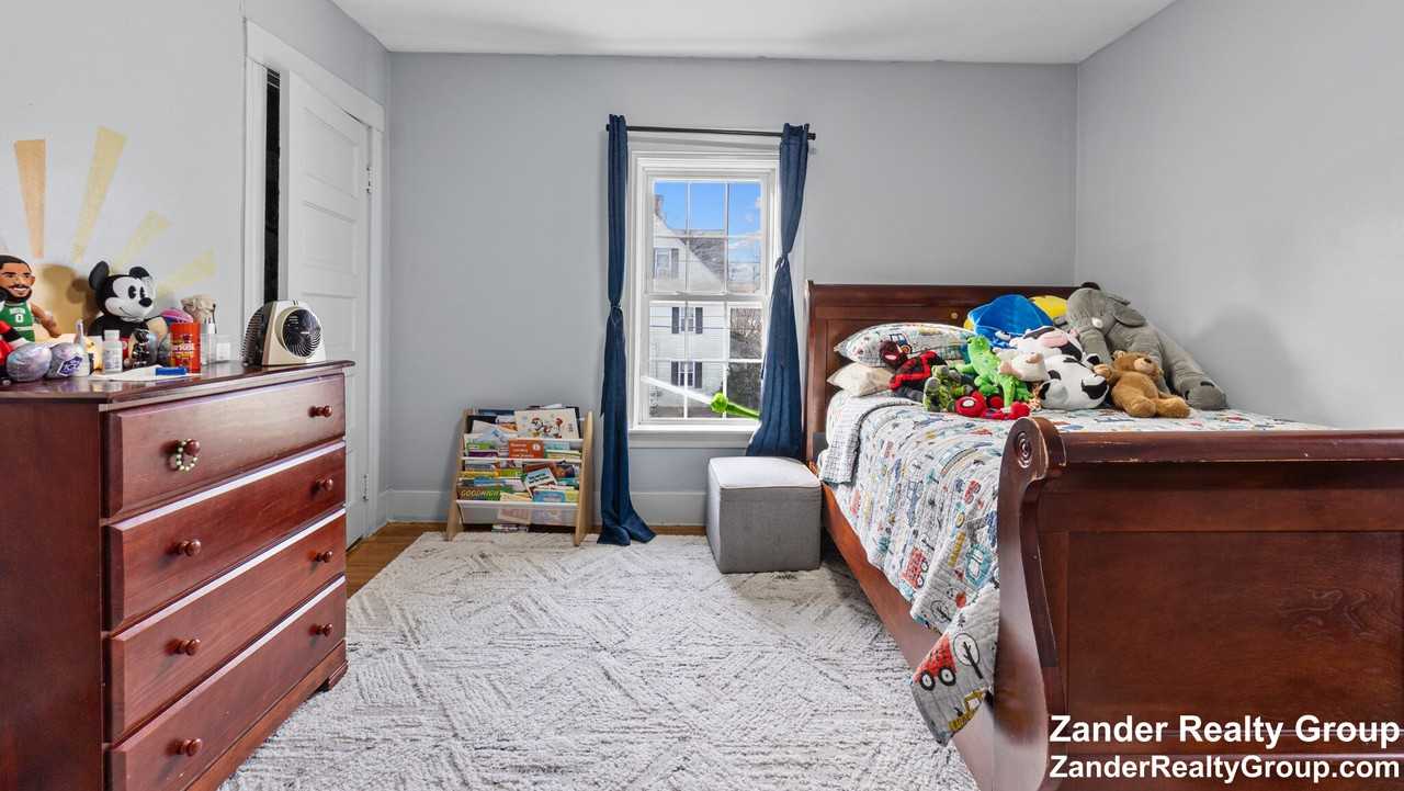 68 Crescent St #6 - Photo 5 of 8