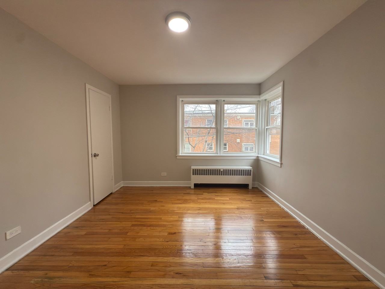 7520 N Ridge Blvd #2N - Photo 3 of 6