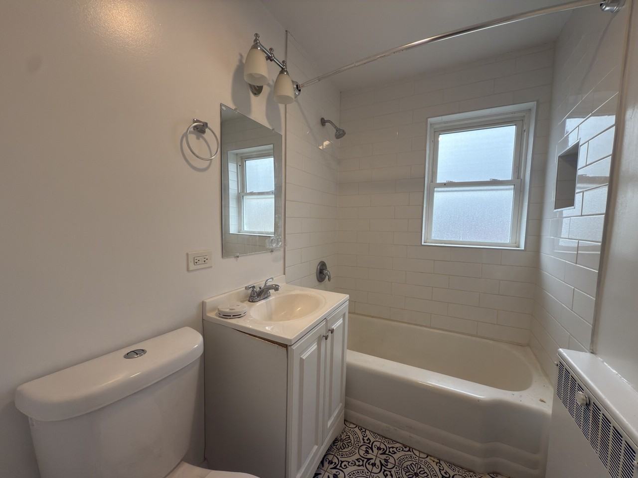 7520 N Ridge Blvd #2N - Photo 5 of 6